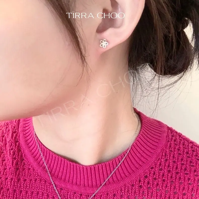 Bông Tai Nữ Tirra Choo Hình Hoa Phong Cách Minimalism