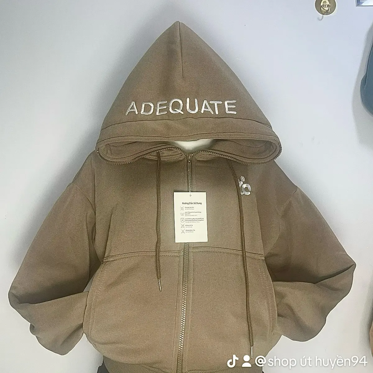 Áo khoác nỉ bông vải dày thêu chữ ic ,từ 40kg-65 kg Women Top Nhung
