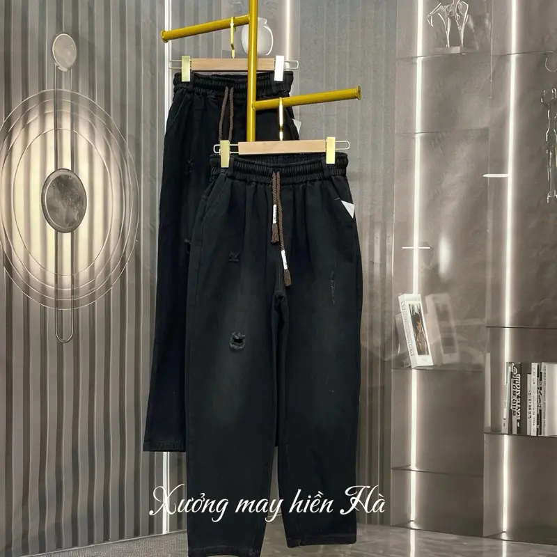 [ Đen ]Quần Jean Bò Mềm Dáng Beggy ,Chất Vải Mềm Mại ,Lưng Thun Có Dây Rút Đi Kèm,Đứng Phom Chuẩn Dáng Size Từ S Đến 2XL ,45 Đến 80 Kg. 0