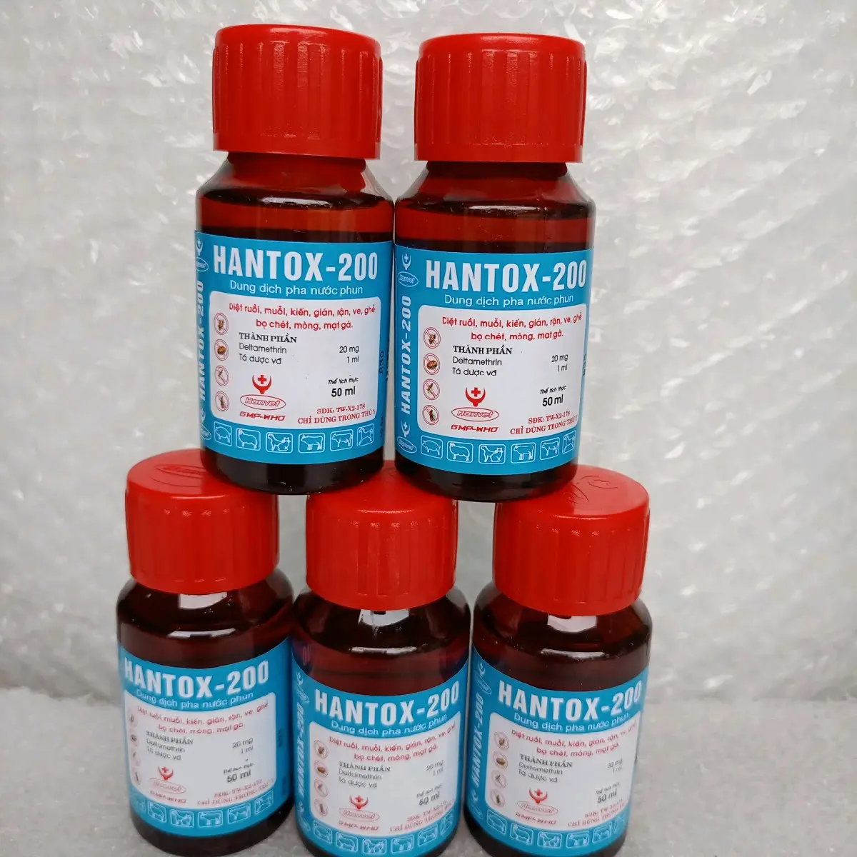 HANTOX - 200: Dung dịch pha nước diệt ruồi, muỗi, kiến, gián, rận, ghẻ, ve,bọ chét, bét chó, mòng, mạt gà. Chai 50 ml