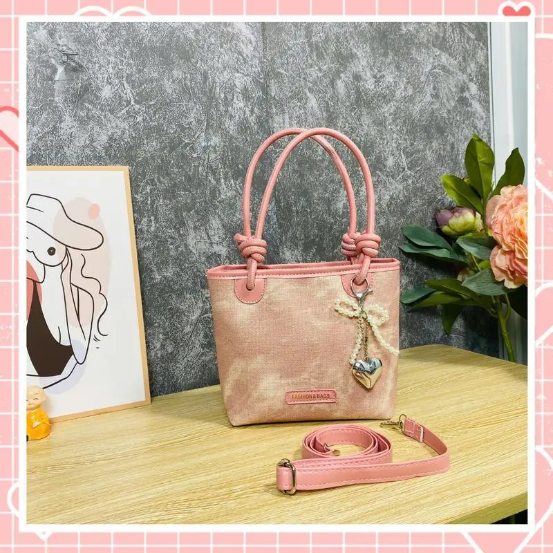 Túi xách nữ đeo chéo thời trang dự tiệc móc khóa trái tim sang chảnh K222 tui x Bag tui  qc 4