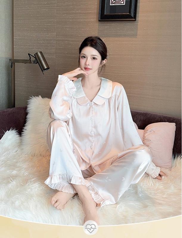 Product Introduction of Pyjama phi lụa QCCC bâu phối 2 lớp lạ mắt-hoạ tiết hoa ẩn nhẹ nhàng-tay dài quần dài-nữ 7
