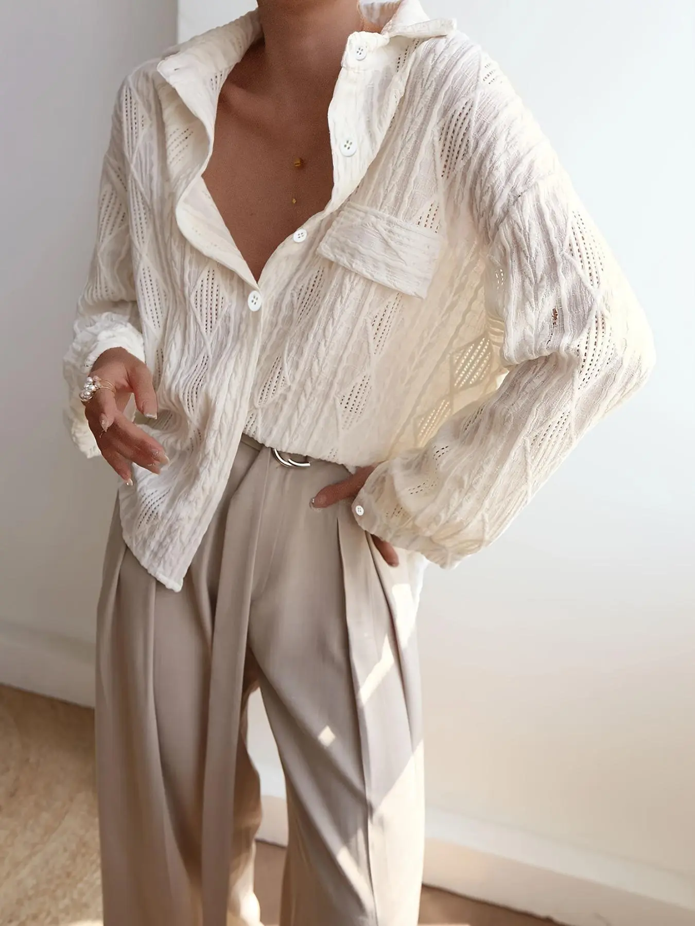 Women's Textured Button Front Blouse, Casual Long Sleeve Pocket Shirt Top for All Seasons, Ladies Clothes for Daily Wear, Trending Clothing Women