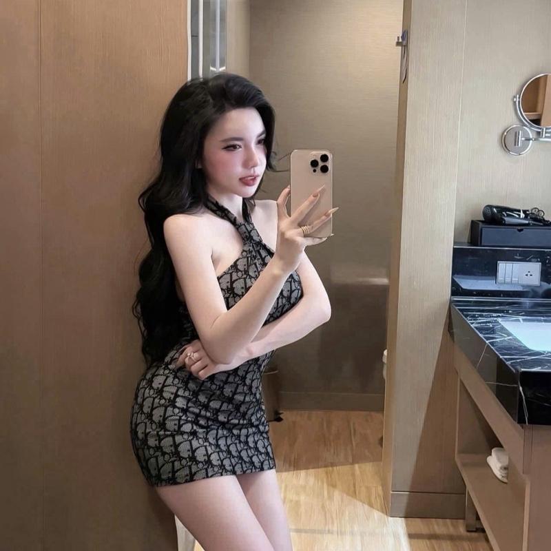 Váy Body Cổ Yếm Có Mút Sexy Sang Chảnh - Yl1065, freesize <57kg, chất vải dày dặn co dãn có mút, có nút gài sau cổ 1