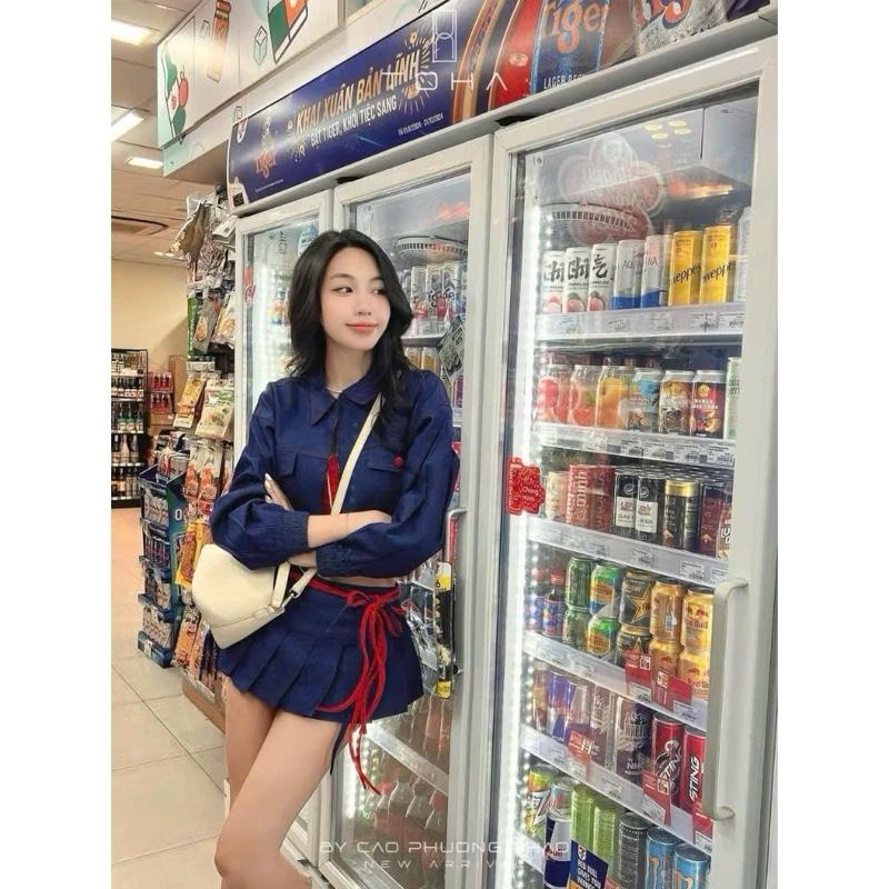 Mèo Mỡ Bigsize — Set ba món áo sơmi jeans crotop kèm áo 2dây và chân váy tennis xếp ly cột nơ ( có quần) bigsize 60-95kg bigsize