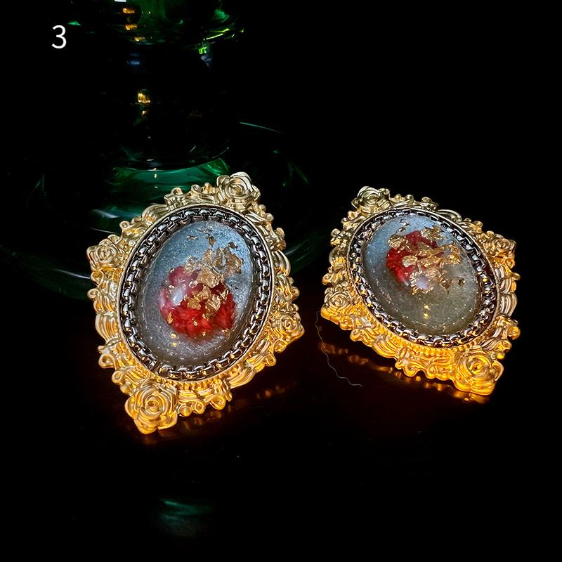 Product Introduction of 3 Pairs of French Ancient Amber Dried Flower Hot-Sale Earrings Combination Link Original Niche Gold Plated S925 High-Grade Earrings 7