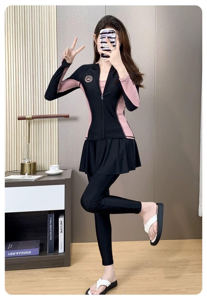 Product Introduction of Plus Size Sports Swimsuit Women's Summer New Split Conservative Long-Sleeved Trousers Diving Suit Jellyfish Seaside Surfing Swimsuit 6
