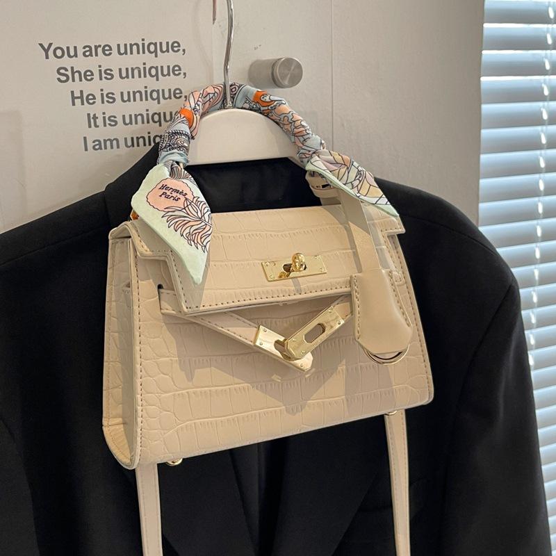 Product Introduction of Túi Xách Nữ H.M Đeo Chéo Đeo Vai Quai Xách Da Pu Vân Cá Sấu Mix Khăn Đi Tiệc Đi Chơi Sang Chảnh MIQI BAG TX-103 10