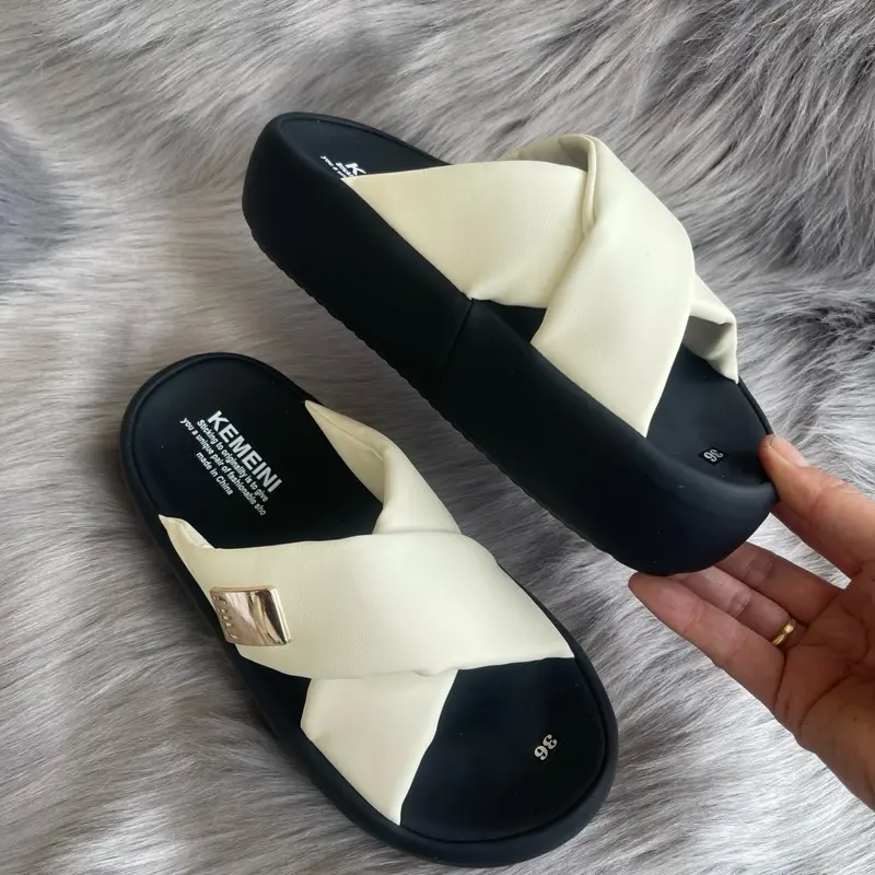 Dép quai chéo cho nữ mang êm chân ,đế cao 5cm,chân quai có may viền.(mẫu chuẩn size)