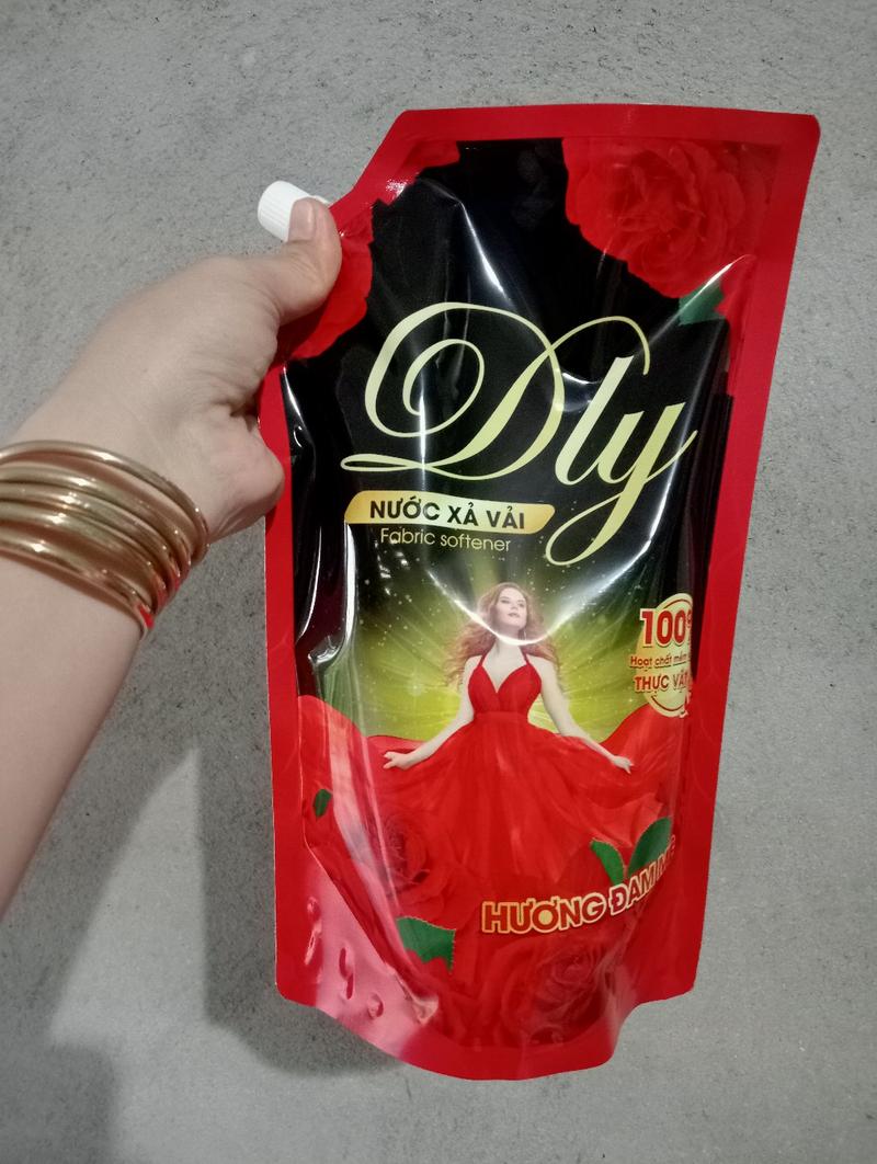 Product Introduction of nước xả vải Dly cao cấp giúp làm quần áo mềm mại..thơm ngát cả ngày 1