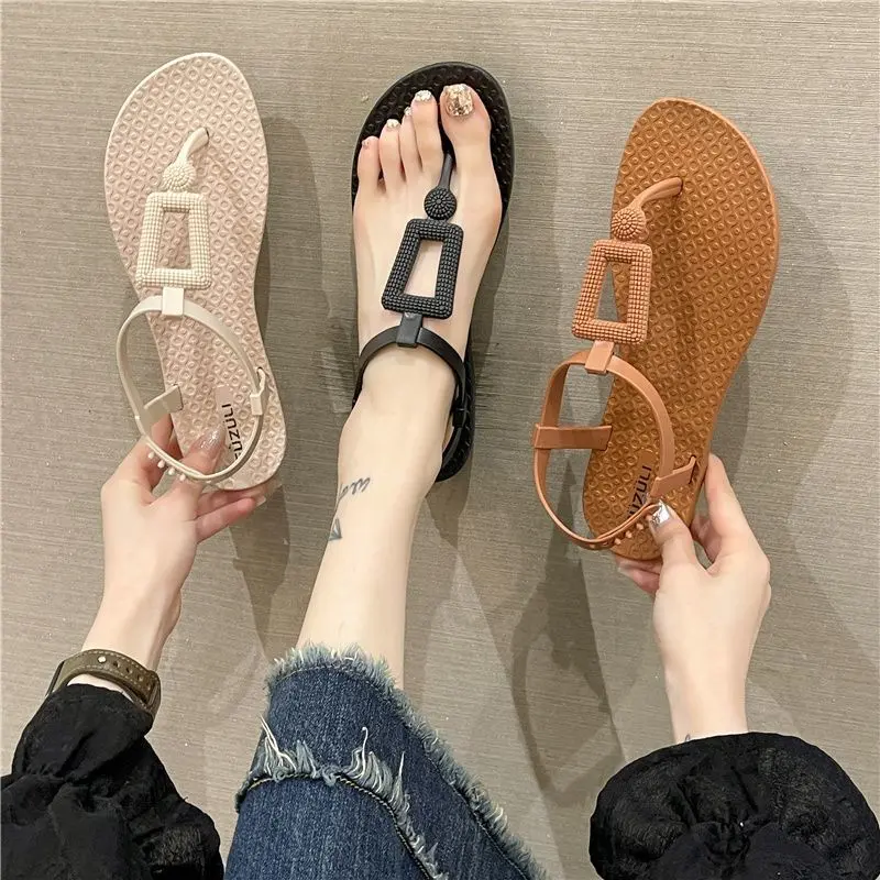 Dép Xỏ Ngón Đế Bằng, Dép Nữ, Bộ Đồ Mùa Hè, Thời Trang, Dép Xỏ Ngón Phong Cách Hàn Quốc Mới, Dễ Phối Đồ, Phong Cách Người Nổi Tiếng Trên Internet, Giày Đi Biển La Mã, Cho Nữ, Năm 2024 1