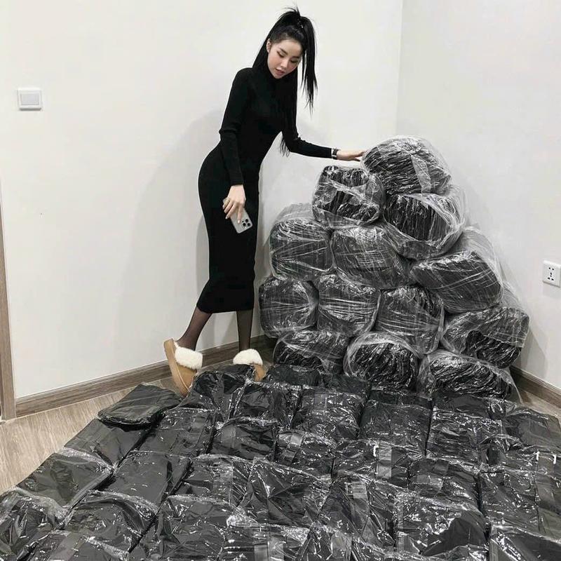 Váy body len cổ lọ dài tay dáng dài qua gối hàng Qccc chất len dày đẹp Ôm gọn