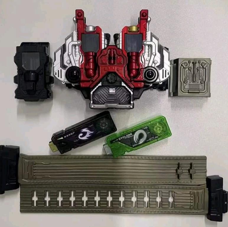 Mô hình Bootleg Dx Kamen Rider W (Cyclone + Joker)