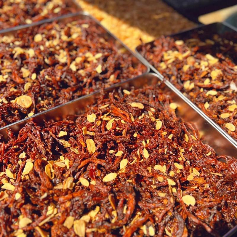   TẶNG TỎI SẤY GIÒN Thịt Sấy Khô Cháy Tỏi Hương Vị Heo - Ngon Thơm Đậm Đà - Loại Ngon Nhất - Đã Đạt Chuẩn ATVSTP 