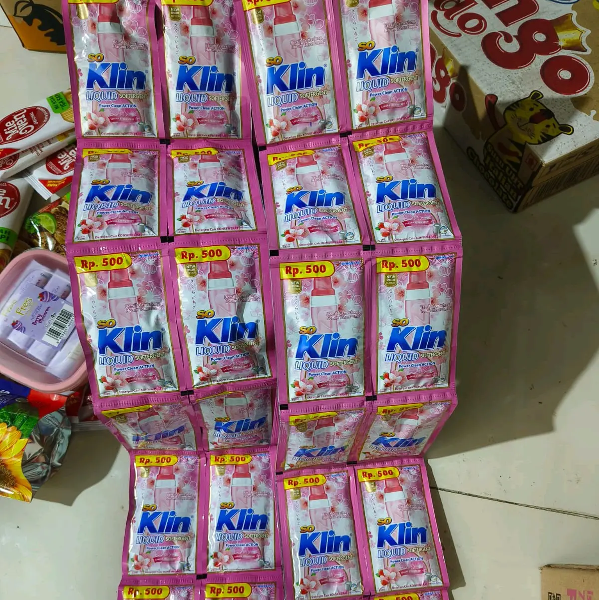 Soklin Liquid 500an 10.000 - Dapat 24 Sachet, Varian Random.