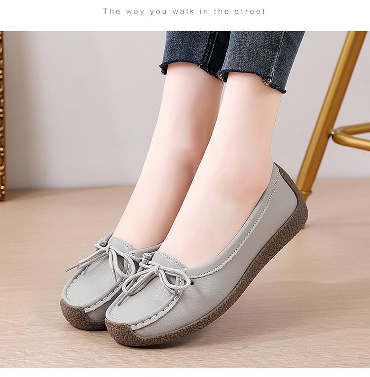 Product Introduction of New Genuine Leather Doug Shoes Women's Soft Bottom Pumps Slip-on Mom Shoes Casual Flat Loafers Women's plus Size 21
