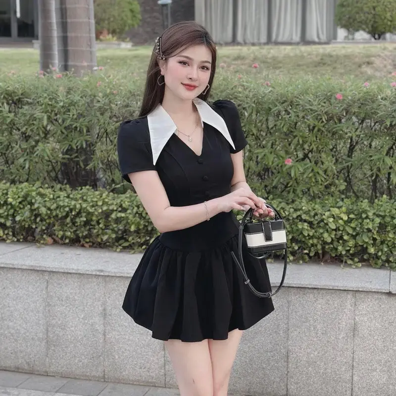 BIGSIZE HIẾU HIẾU (55-95KG) - Váy đen cổ v tay ngắn phối núc bọc dáng cúp bí