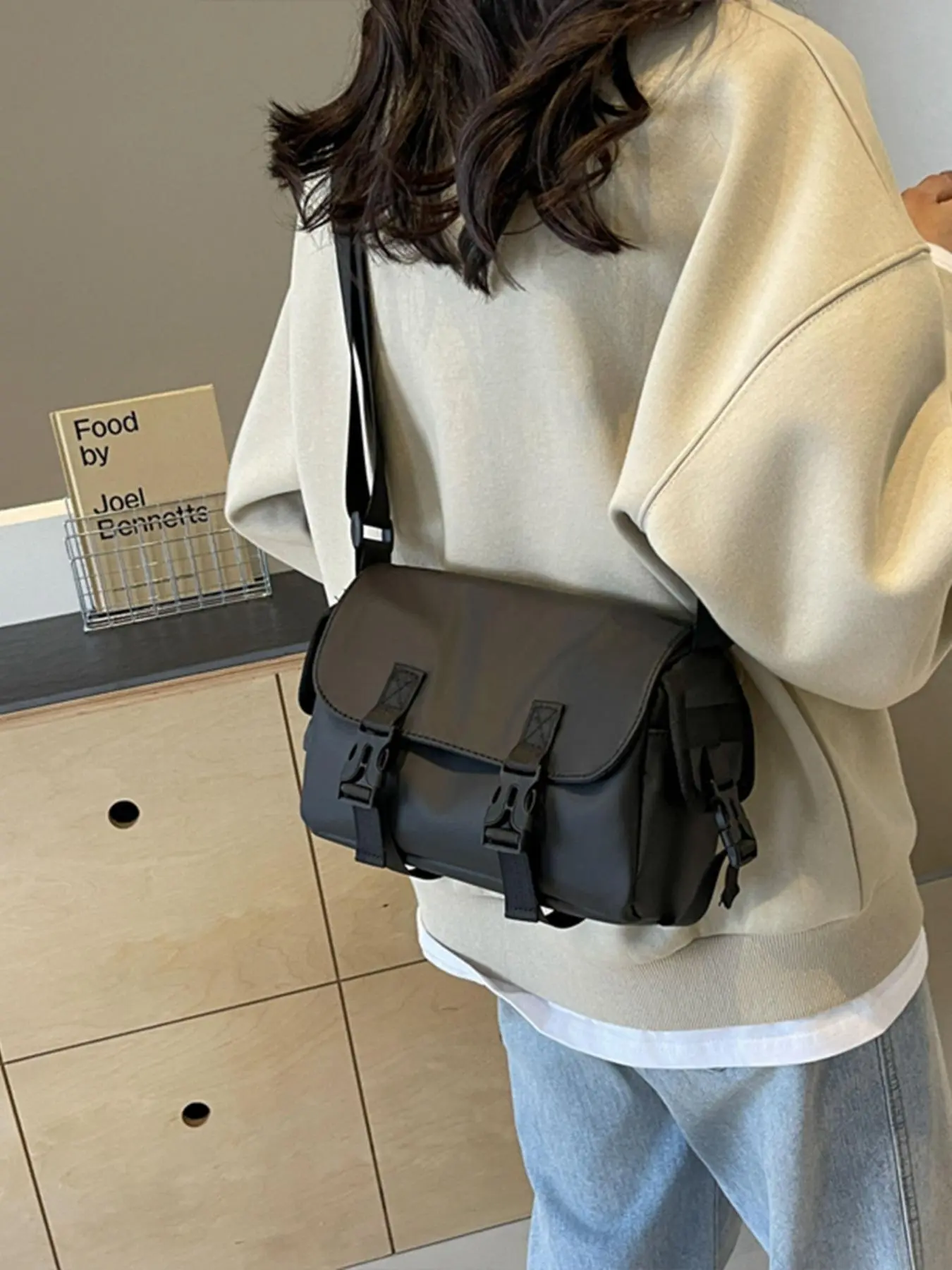 Men's Fashionable Solid Color Crossbody Bag, Casual Large Capacity Zipper Messenger Bag for Daily Use, Casual Trendy Versatile Commuting Bag