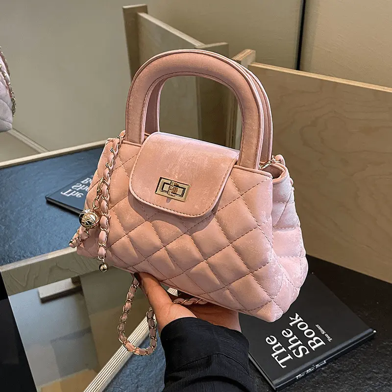 Túi Xách Nữ Đeo Chéo Khóa Xoay Khóa Xoay Trám 113 Bag Kem Nhung Da