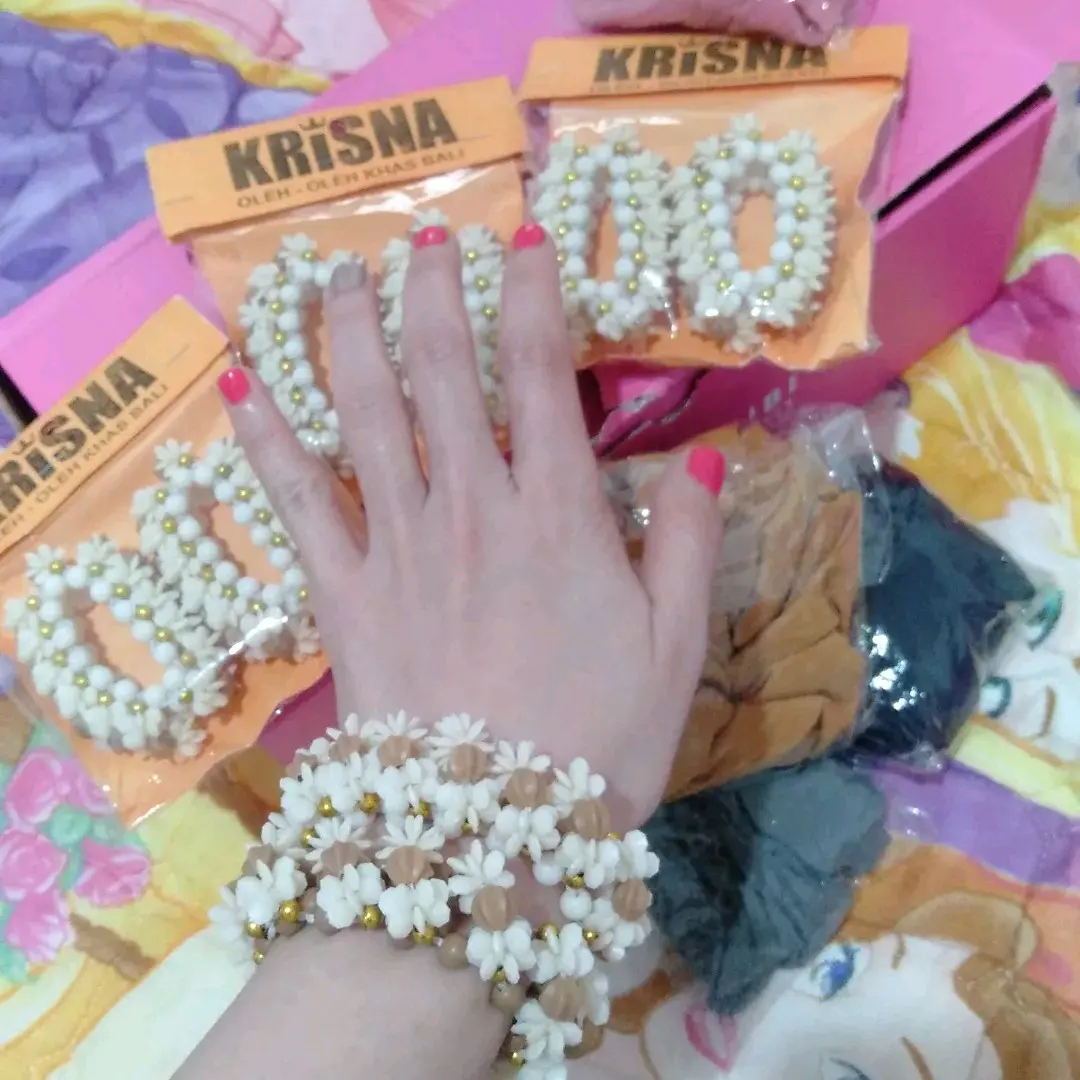 Gelang Cantik Perempuan