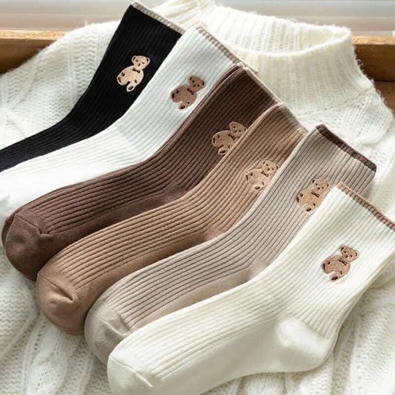 Set 10 Tất nữ cổ cao vải cotton thêu hình chú gấu nâu phong cách Hàn Quốc
