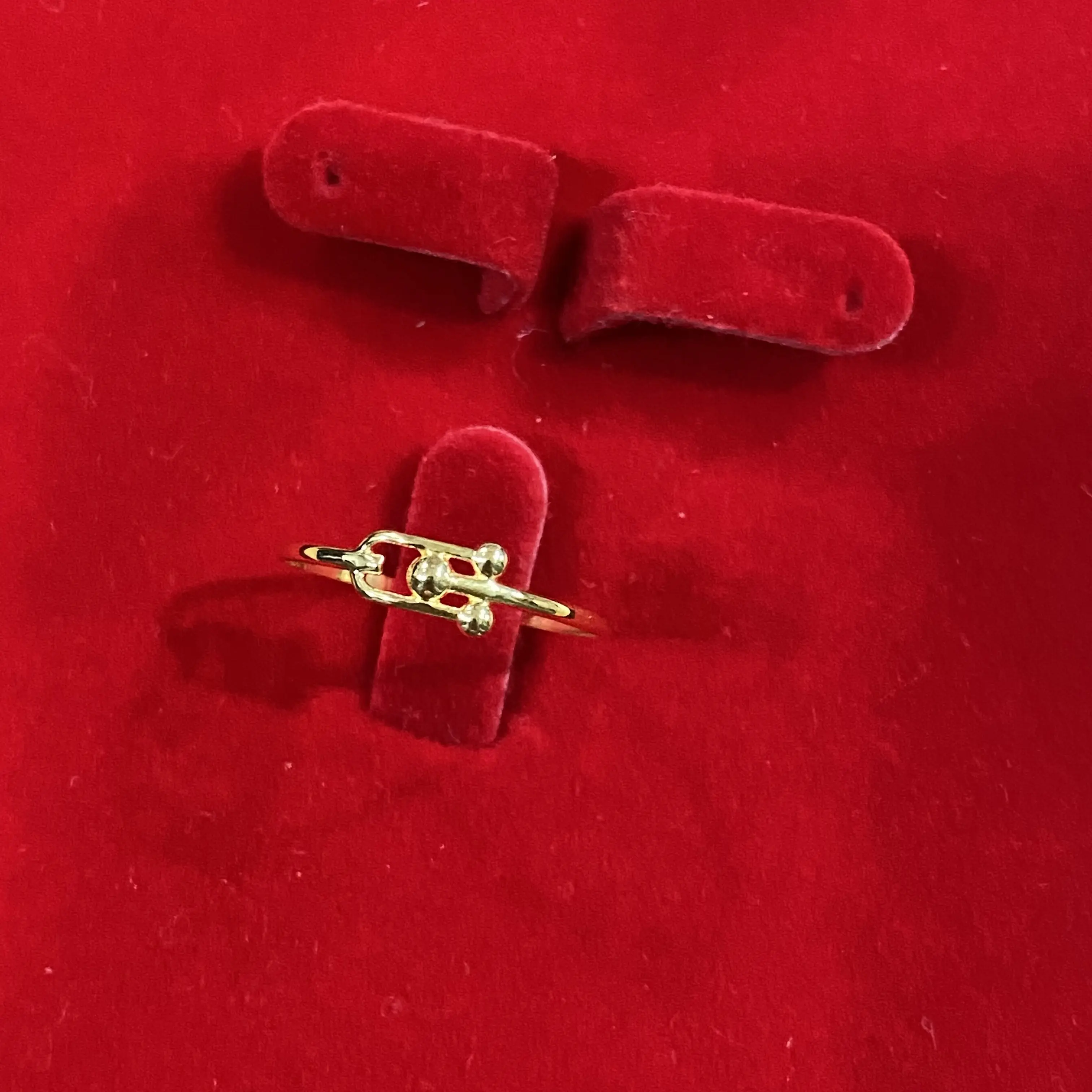18K HARDWARE LINKS DESIGN RING | LIGHTWEIGHT