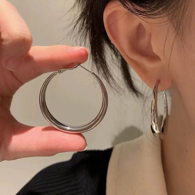 Bông Tai Vòng Tròn Trơn, Khuyên Tai Màu Bạc Size 3Cm, Hoa Tai Đẹp Cho Nữ Sang Chảnh Rosie Accessories Women