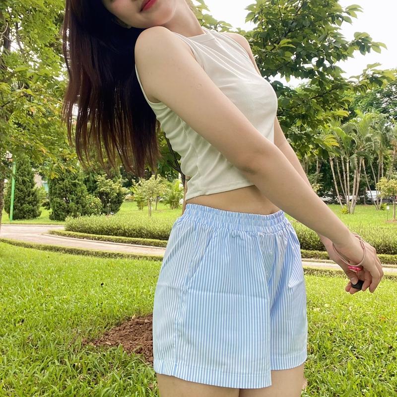 [TINKERBELL] Quần đùi KATE kẻ xọc đính nút có túi -chất KATE LỤA - MỎNG swear Nữ Nhung Women Sen Voan Voi 3
