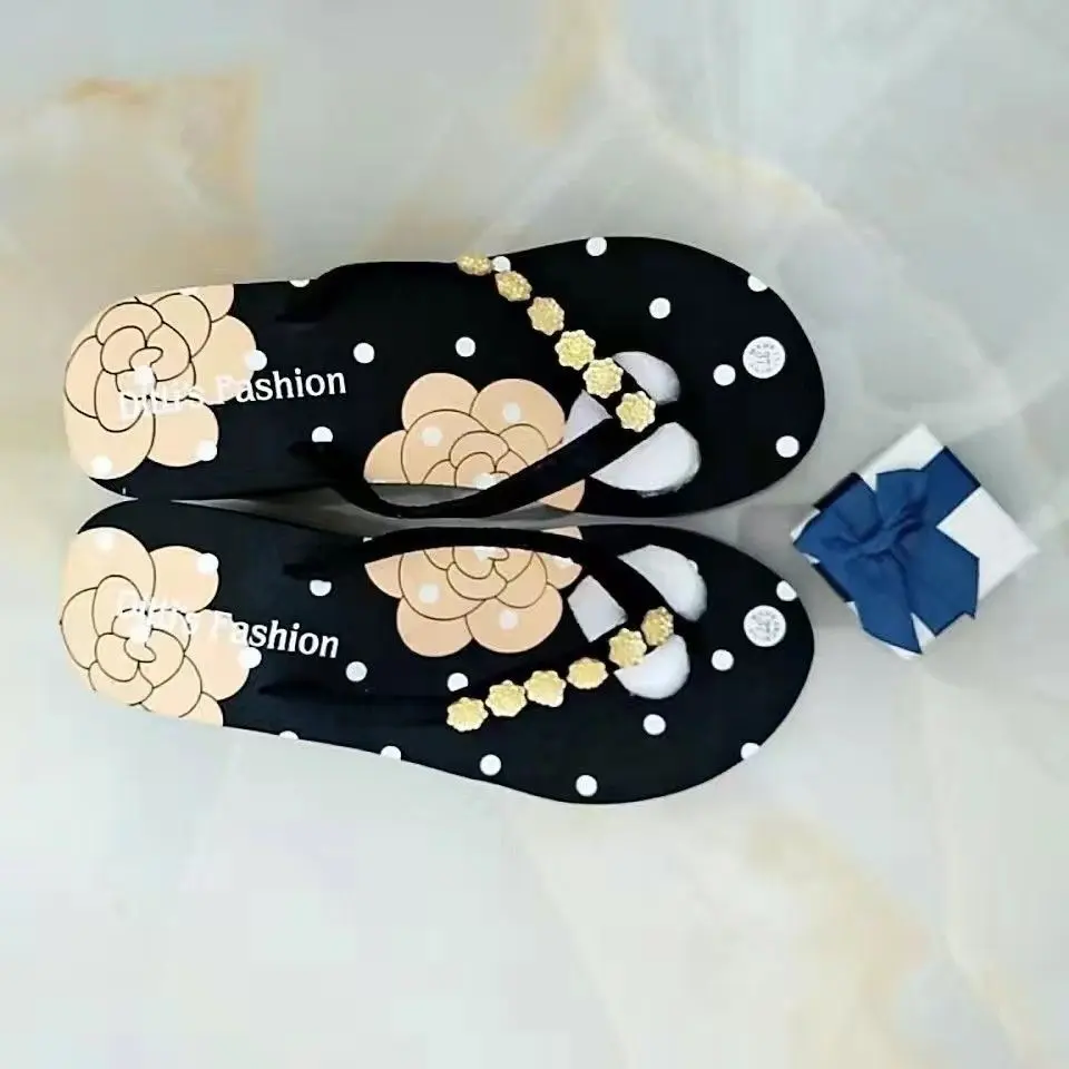 Dép Xỏ Ngón, Phong Cách Việt Nam Ngầu Trang Phục Mùa Hè Cho Nữ, Đế Xuồng Cao Gót, Chống Trượt, Chống Mài Mòn, Đế Cao Su, Thời Trang, Thoải Mái, Dép Đi Biển Shoes