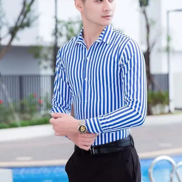 ÁoX.vnxk-Áo Sơ Mi Nam Kẻ Sọc dài tay Công Sở -tổng hợp áo size lẻ- aosominam đẹp - áo sơ mi nam giá rẻ - áo sơ mi kiểu mới- áo sơ mi nam tay dài- áo shirt menswear- áo sơ mi nam vải lụa aotrang  nam đi làm văn phòng sơmi Cổ Tròn somidep 1