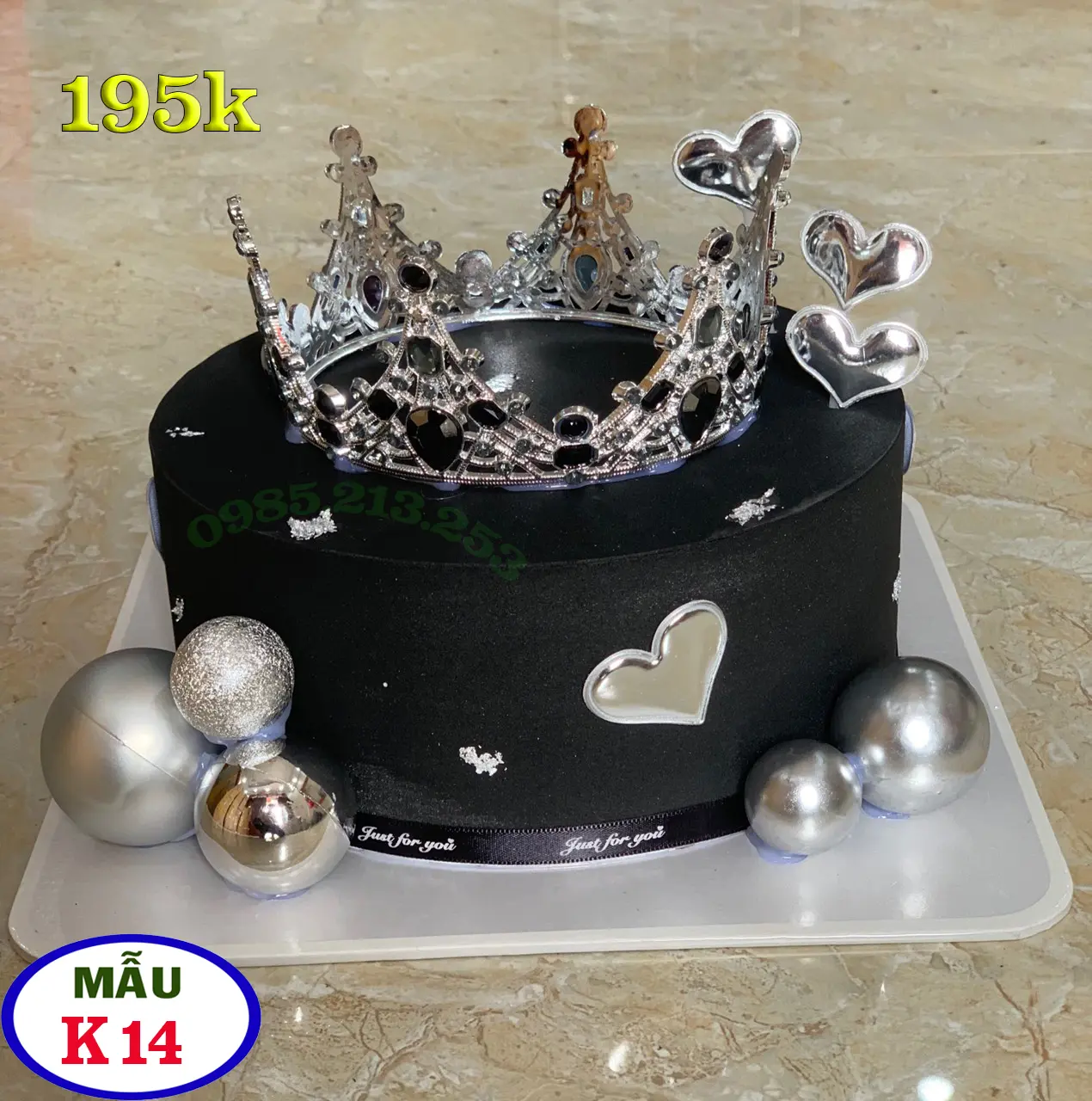 Bánh kem tone đen vương miện trắng , bánh giả , bánh mô hình trưng bày siêu đẹp