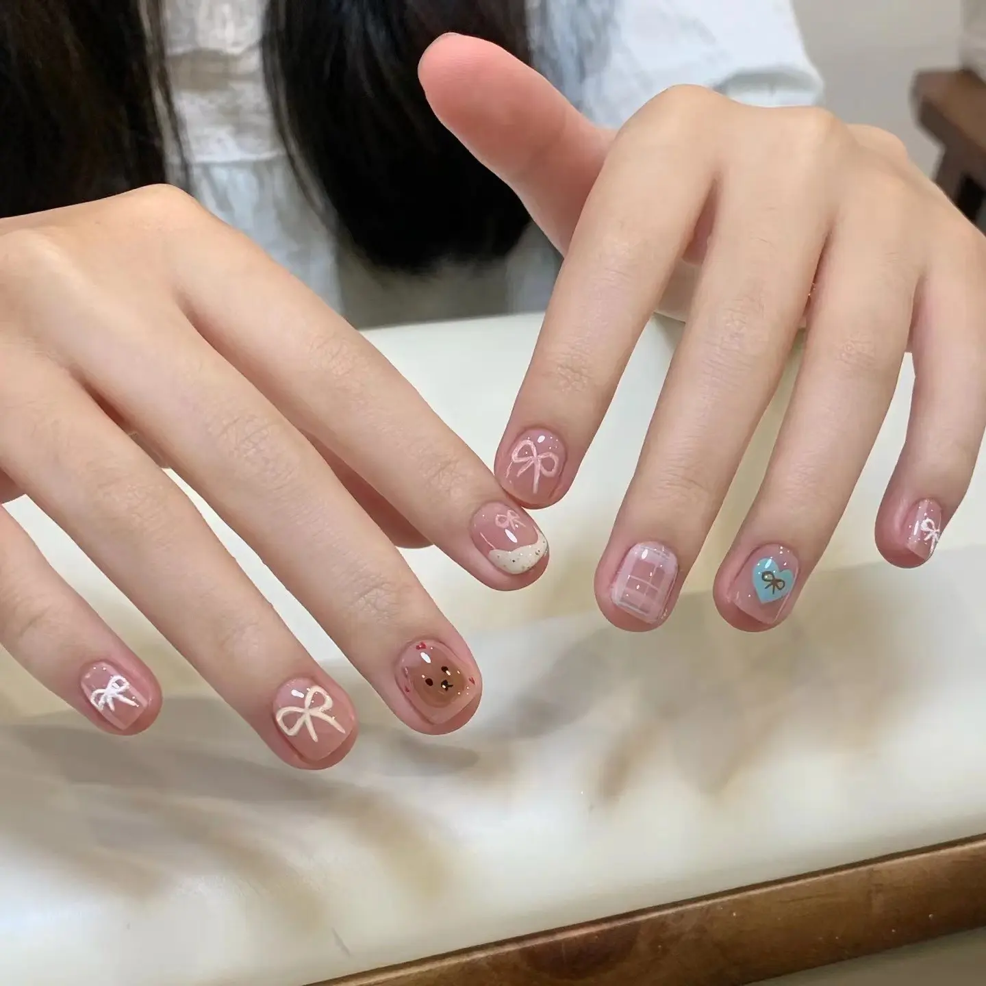 NO.56 Móng úp thiết kế màu thạch ẩn nhũ đính nơ hologram Cebi.nailbox