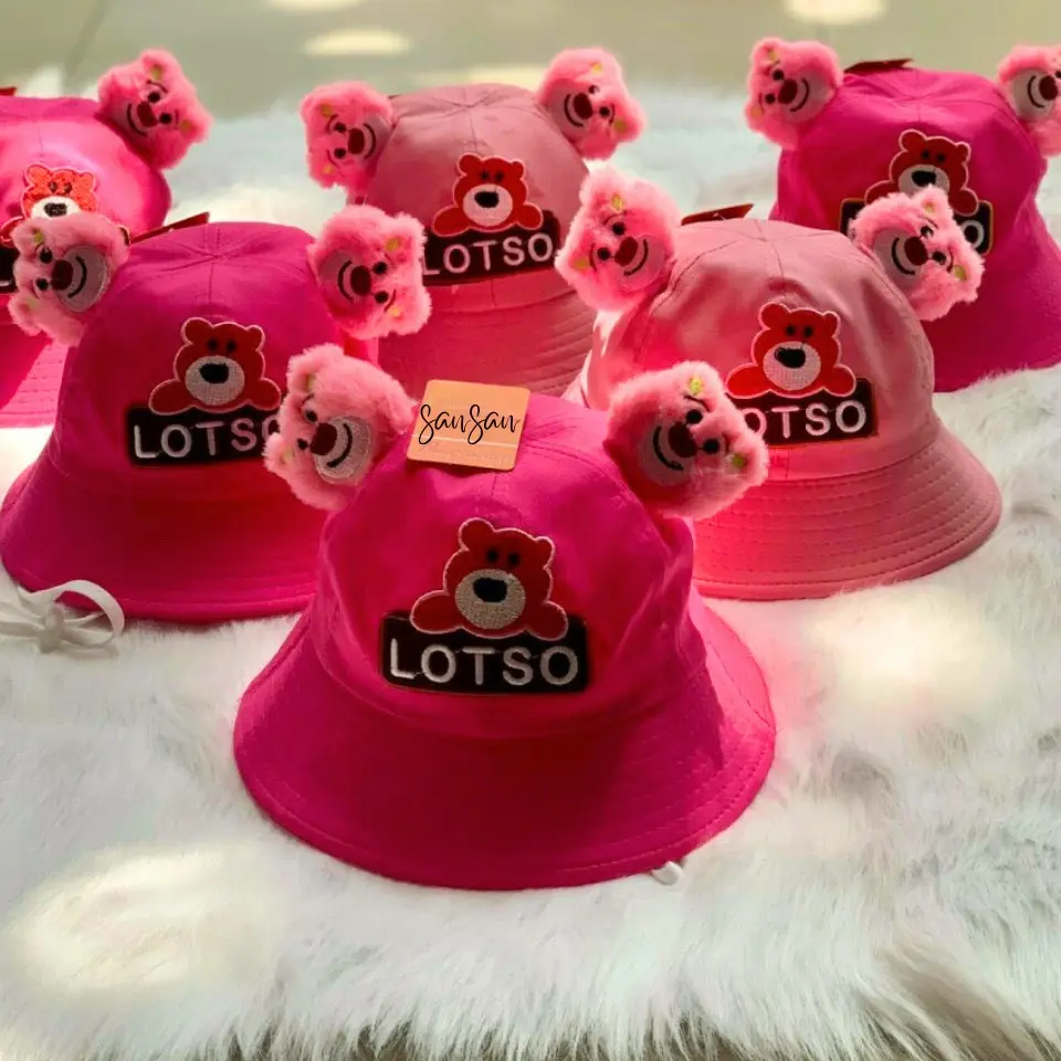 Mũ gấu dâu thêu chữ LOTSO Đính 2 tai lông xù dễ thương cho bé 3-6 tuổi vòng Đầu 54cm