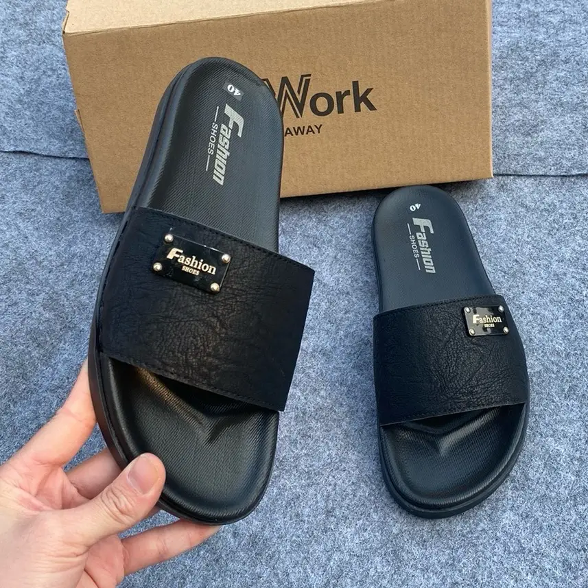 [KHÂU ĐẾ]Dép quai da ngang nam logo Fashion Shoes dép Lê nam cao su 2 lớp-phong cách tối giản- dép nam  khâu quai xuyên đế chắc chắn-Đế Bằng DéP Nhung depduc