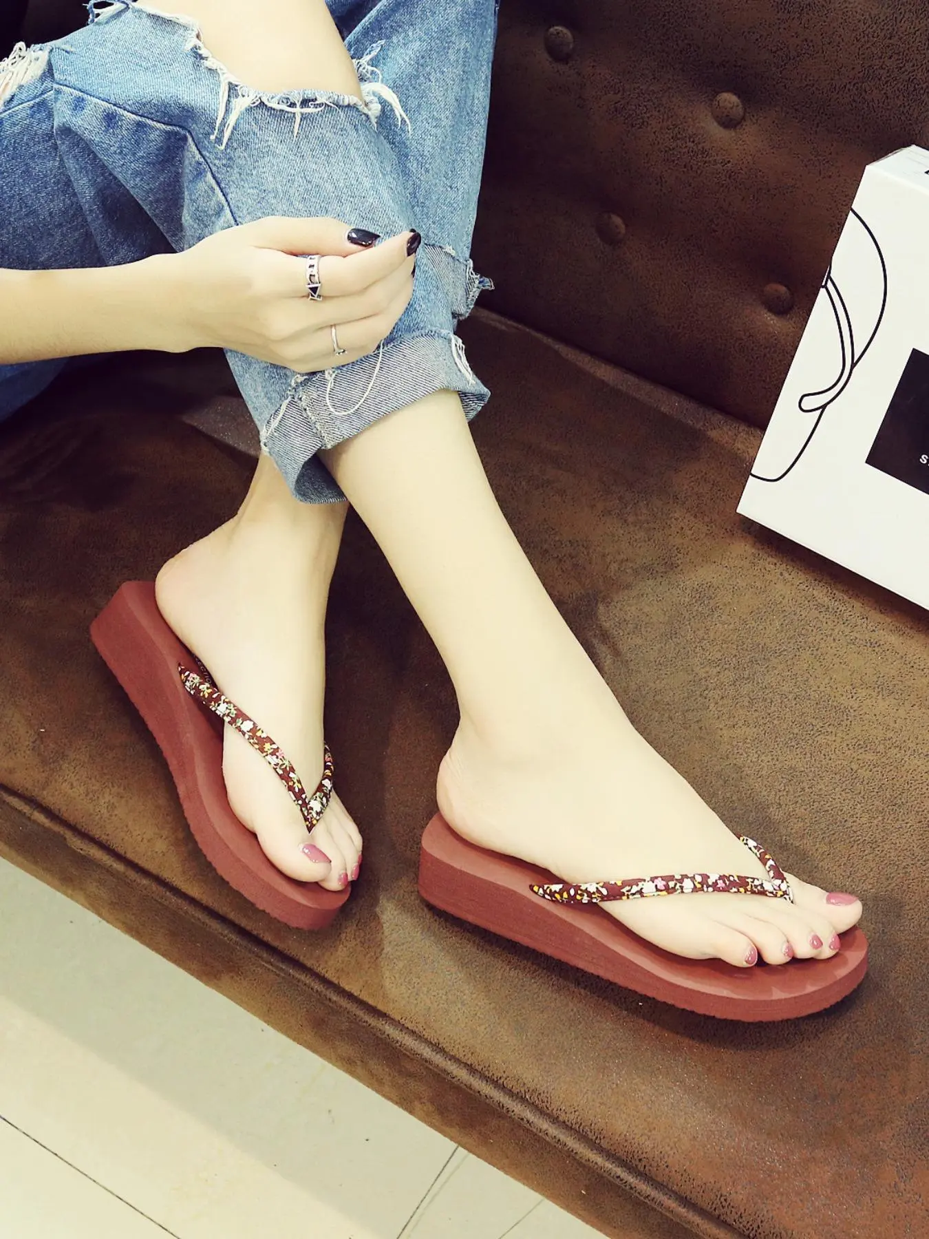 Summer 2024 Women's Ditsy Floral Pattern Slippers, Casual Summer Platform Flip Flops, Trendy All-match Comfortable Wedge Slippers for Summer Beach