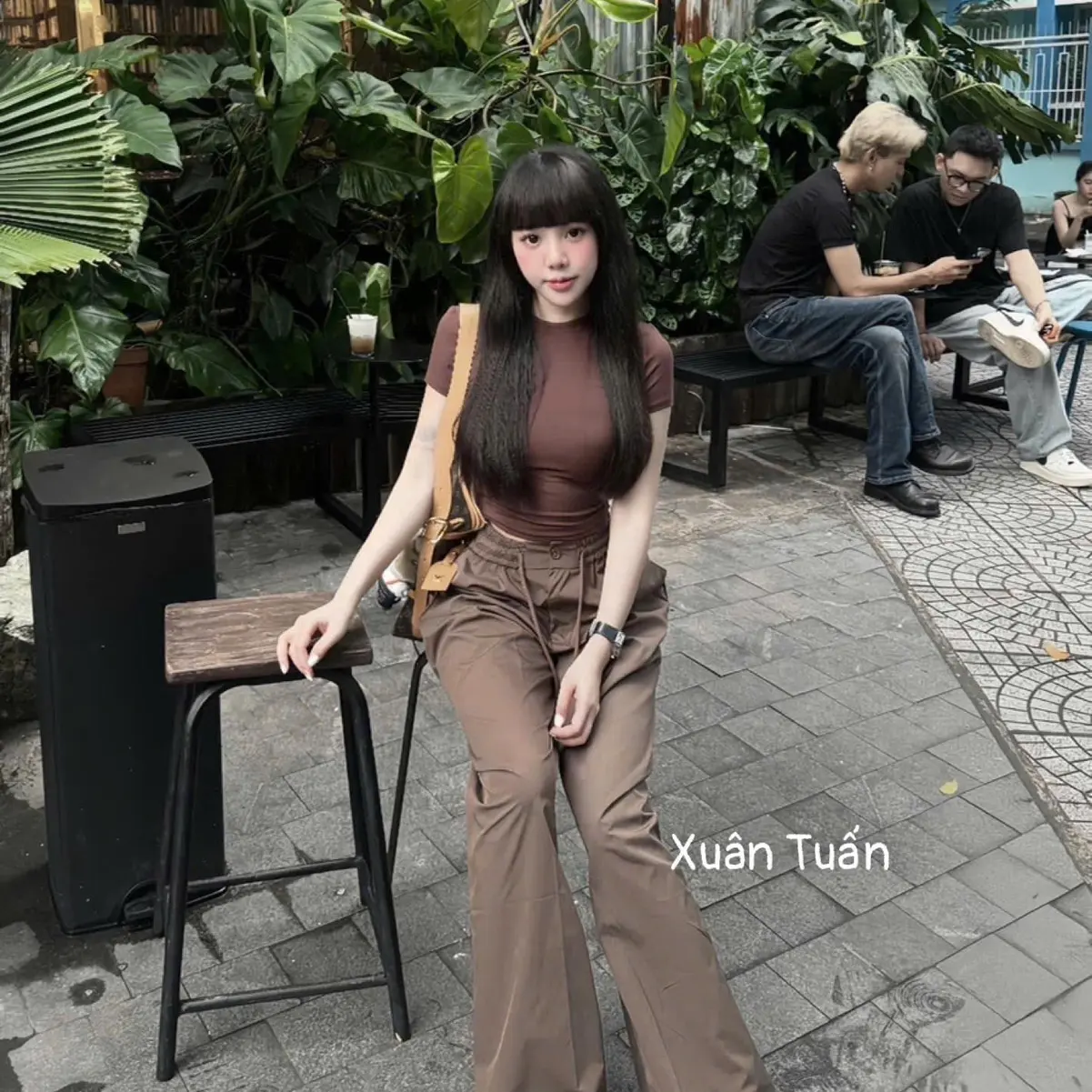 Set áo thun trơn basic ôm gọn tôn dáng, kèm quần xuông năng động