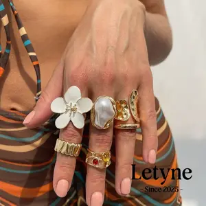 [Letyne] Set Cincin Pembuka Wanita Modis dengan Desain Bunga Mutiara Simulasi Berbentuk Tidak Biasa  A424