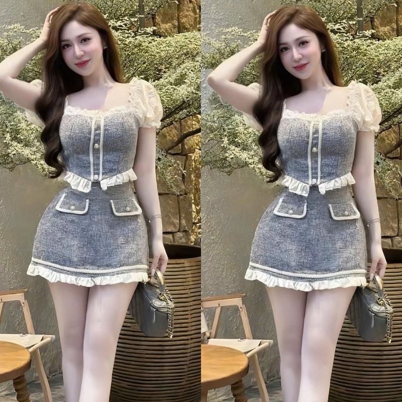 Set váy nữ dạ ánh kim phối voan tay ngắn cổ vuông dính nút ngọc mix chân váy form ngắn xinh xắn thích hợp cho nàng di chơi.