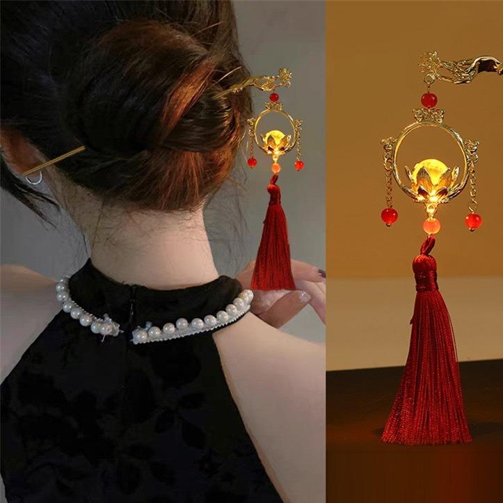 Trâm cài tóc đèn lồng phát sáng siêu hót 2025