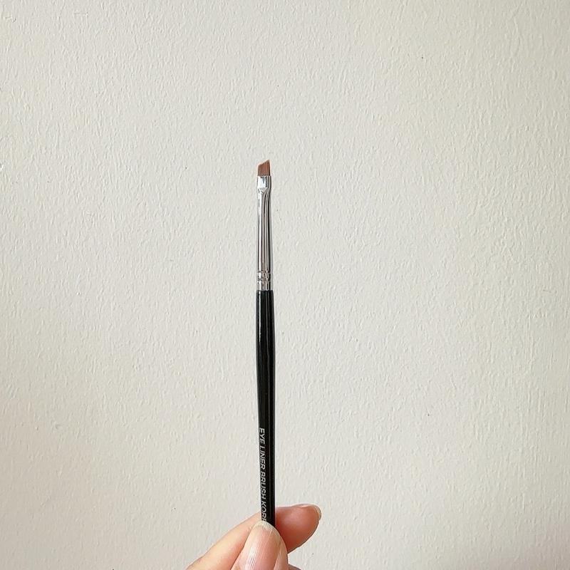 Cọ Kẻ Mắt Eyeliner cán đen nét mảnh
