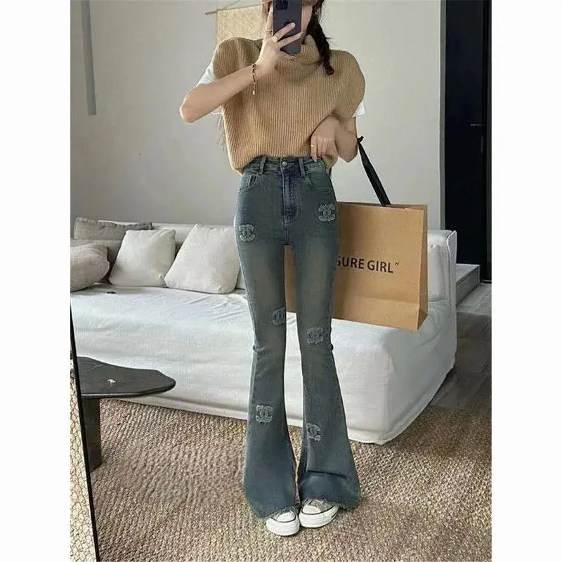 Seluar Loceng Bawah Denim Kurus Pinggang Tinggi, Rekaan Rama-rama dan Huruf Tepi Berlian Buatan Retro, Koleksi Musim Bunga dan Musim Panas 2024 Ketibaan Baru Jeans