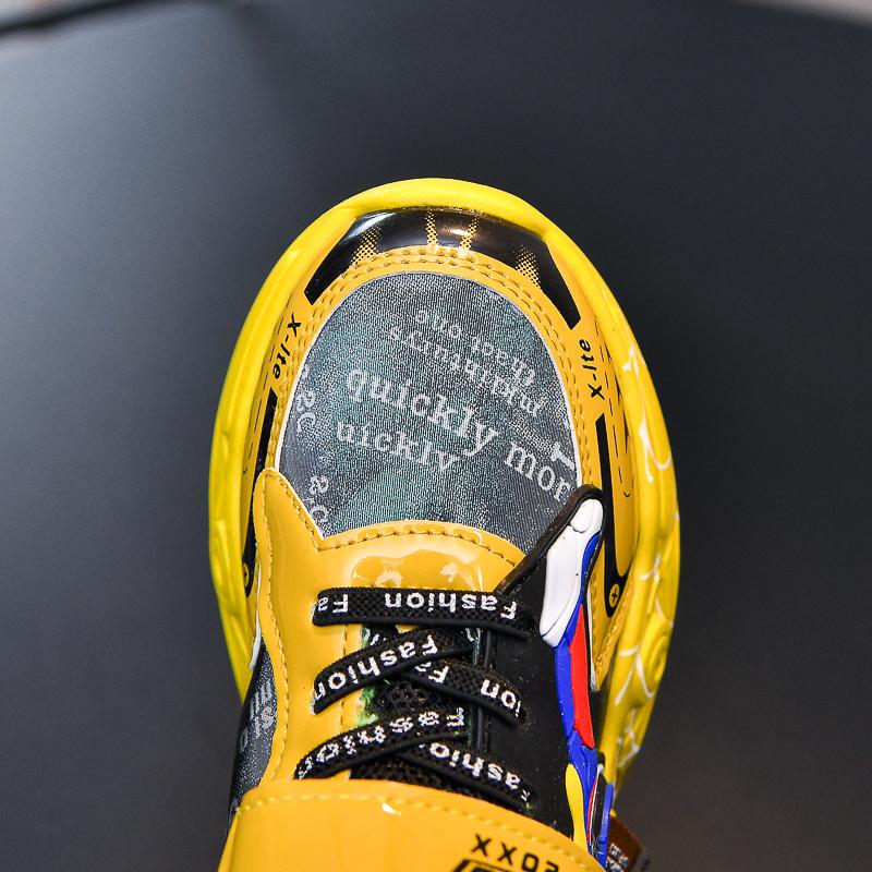 Product Introduction of High Quality Fashion Boys Light Shoes Comfortable Lightweight Kids Sport Shoes with Led 21