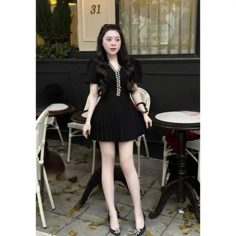V218 { HÀNG SẴN } Đầm thiết kế ,váy tiểu thư đính đá ,có quần bảo hộ mặc đi chơi sang chảnh ( V2) 4