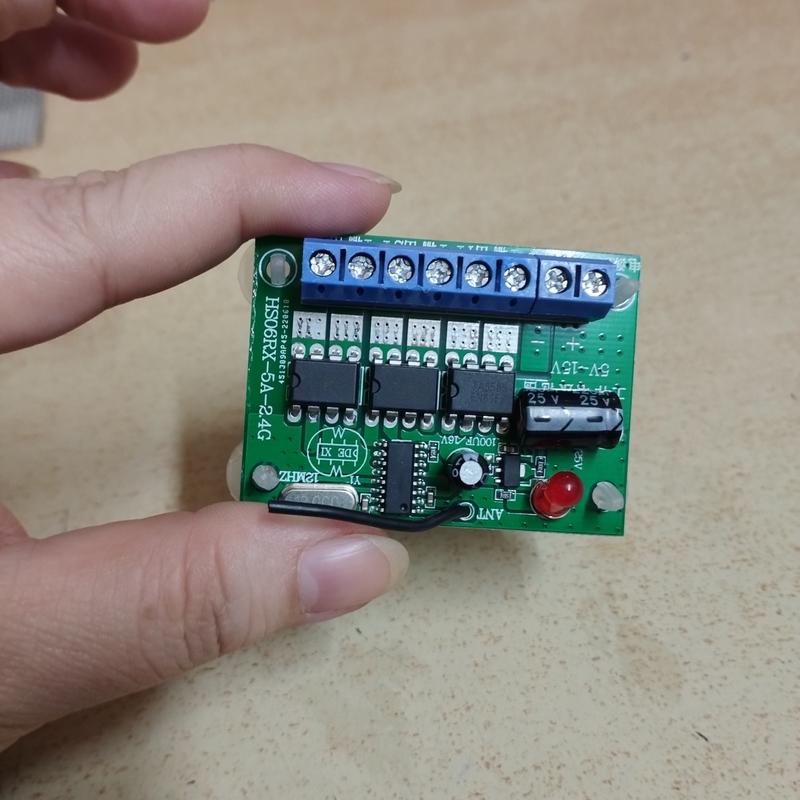 Mạch thu phát HS06B-50 sóng 2.4G điều khiển 3 động cơ nguồn 6V đến 15V 2