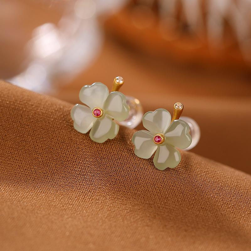 1 Pair Charming Green Jade Leaf Stud Earrings Female Elegant Plant Design Earstud Accessries 8