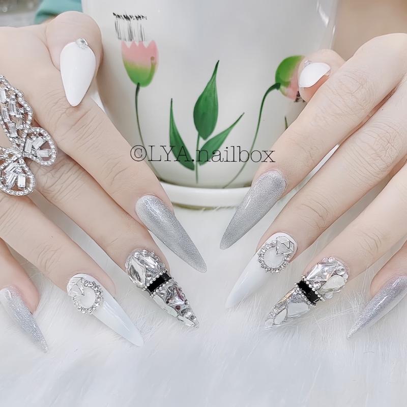 ND36 Nailbox móng giả trắng đính đá