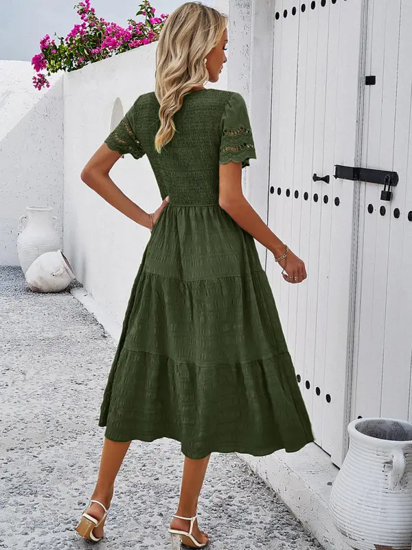 Women's Plain Shirred Tiered Layer A Line Dress, Fashion Ruffle Hem Short Sleeve Midi Dress for Daily Beach Holiday Vacation, Ladies Summer Clothes, Summer Dresses 2025, Womenswear 6
