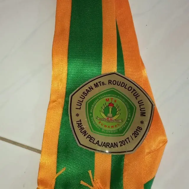Kalung Wisuda SAMIR dengan Logo Kuningan atau Akrilik - Panjang 120cm - Hijau, Putih, Biru, Hitam 2