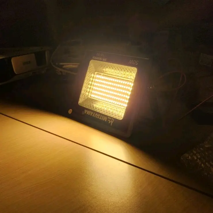 lampu LED DC tembak sorot aki 10/20/30/50 Watt IP 65 super terang cahaya putih dan kuning 4