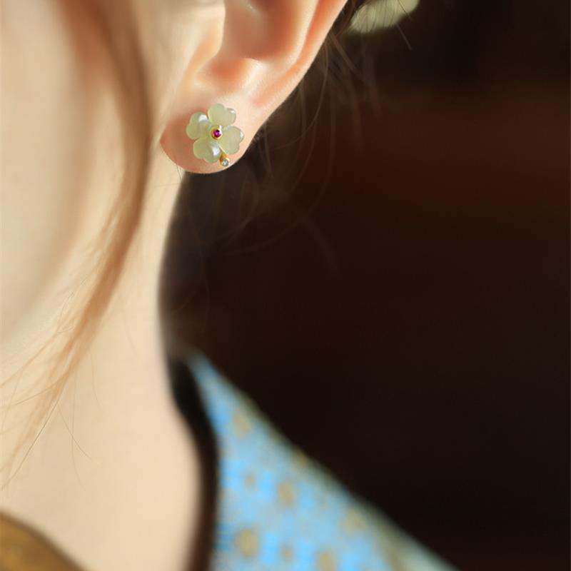 1 Pair Charming Green Jade Leaf Stud Earrings Female Elegant Plant Design Earstud Accessries 5